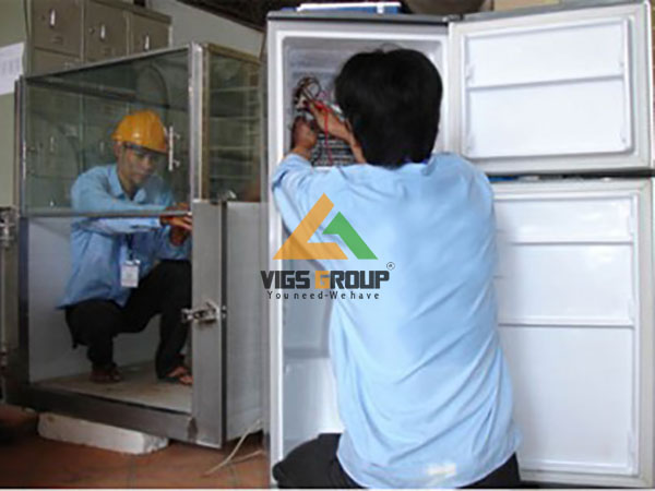 Thợ học sửa tủ lạnh tại dạy trung tâm dạy nghề số 1